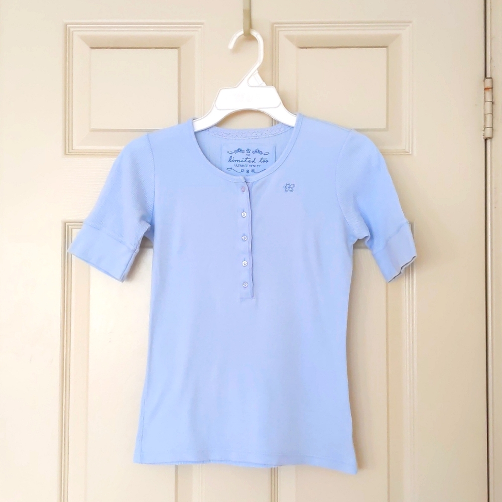 Limited Too 100% Cotton Short Sleeve with Buttons and Flower Embroidery.